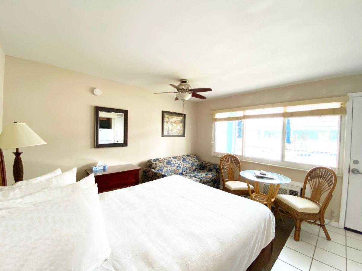 Nautical Watch Aparthotel Belleair Beach Exterior photo