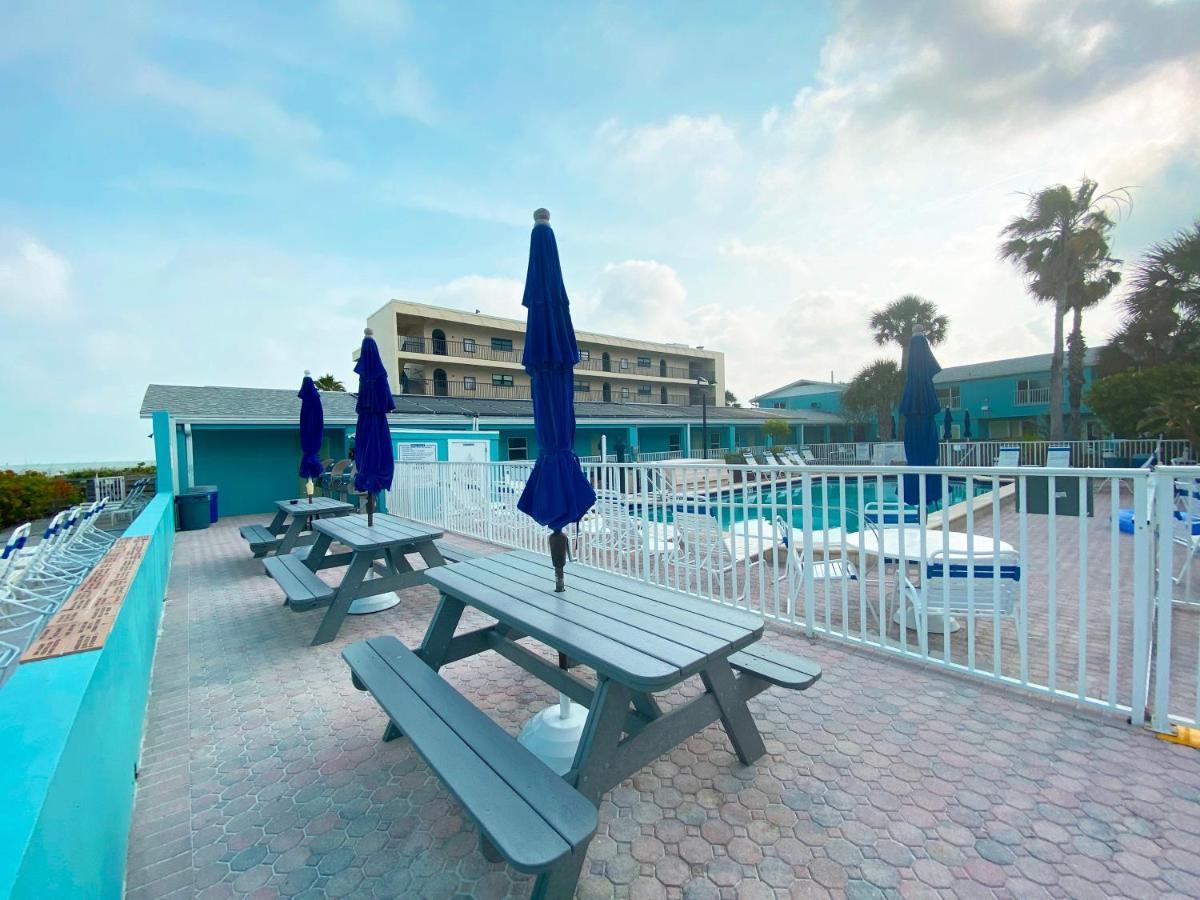 Nautical Watch Aparthotel Belleair Beach Exterior photo