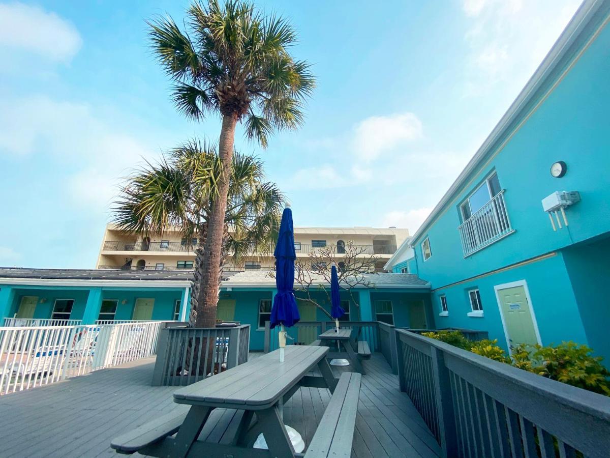 Nautical Watch Aparthotel Belleair Beach Exterior photo