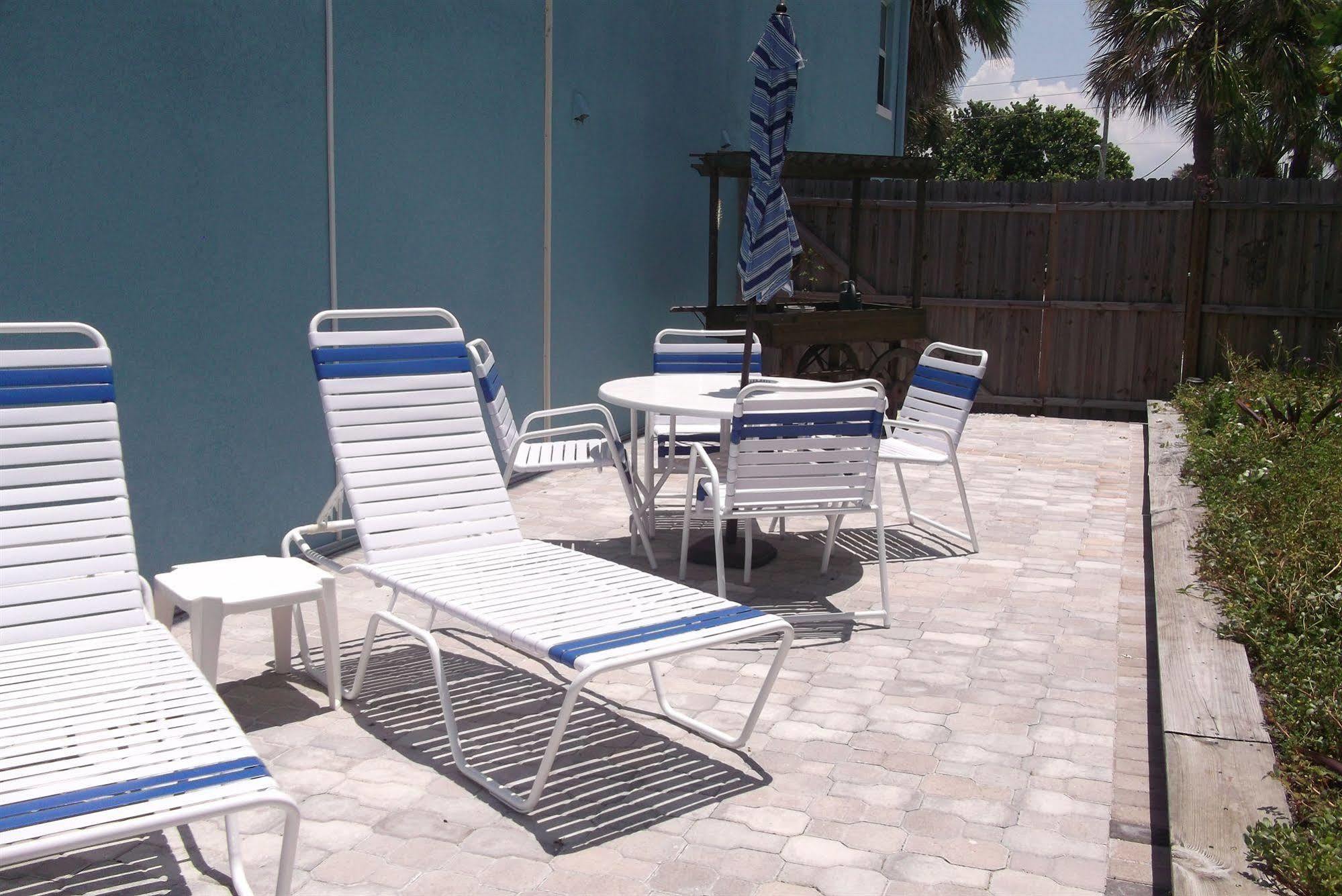 Nautical Watch Aparthotel Belleair Beach Exterior photo