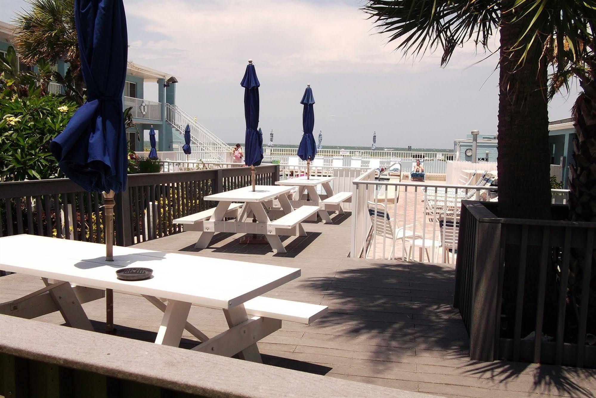 Nautical Watch Aparthotel Belleair Beach Exterior photo